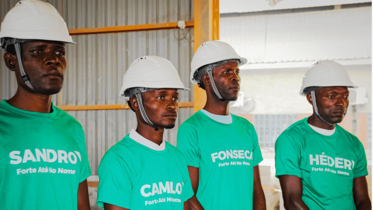 Cimenfort Lança Primeiro Programa "Portas Abertas" para Pedreiros em Angola