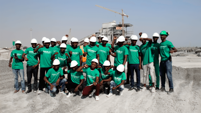 Cimenfort Lança Primeiro Programa "Portas Abertas" para Pedreiros em Angola